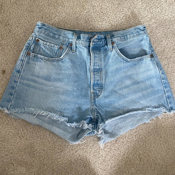 Levi 501 cutoffs - Picture 1 of 4